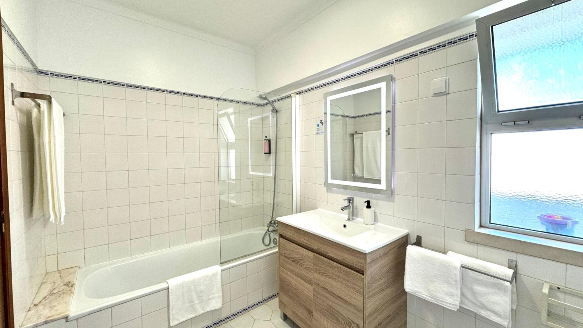 Praia Da Rocha, 605 Concorde, Charming Apartment With Sea View, Internet And Parking, By Ig Portimão Exteriör bild
